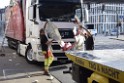 LKW blieb unter Bruecke haengen Koeln Deutz Opladenerstr Deutz Muelheimerstr P151